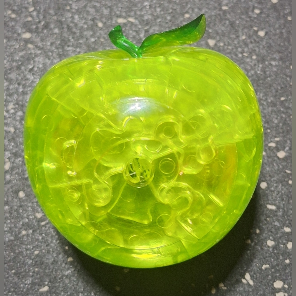 3D Green Apple Jigsaw Puzzle